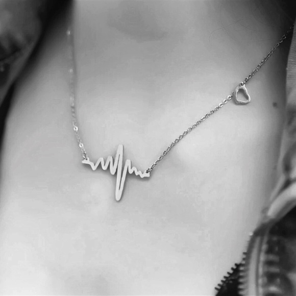 ♥️📈Hearbeat📈♥️Necklace - Picture 3 of 3